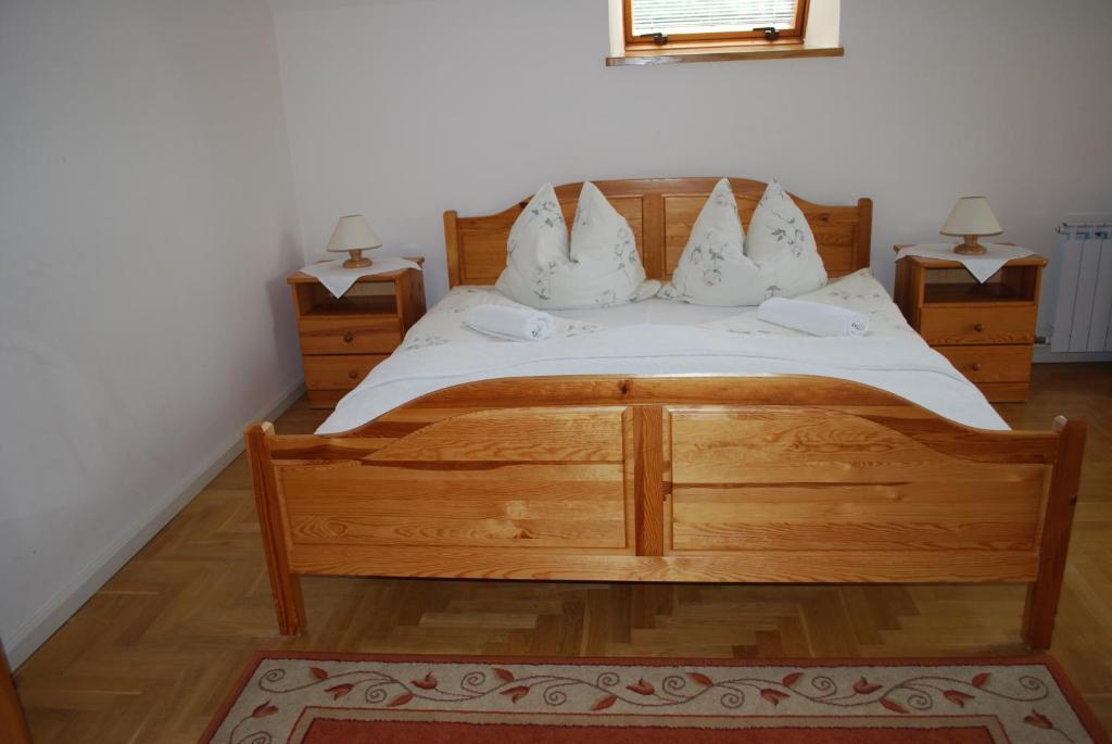 Biały Dworek 3*