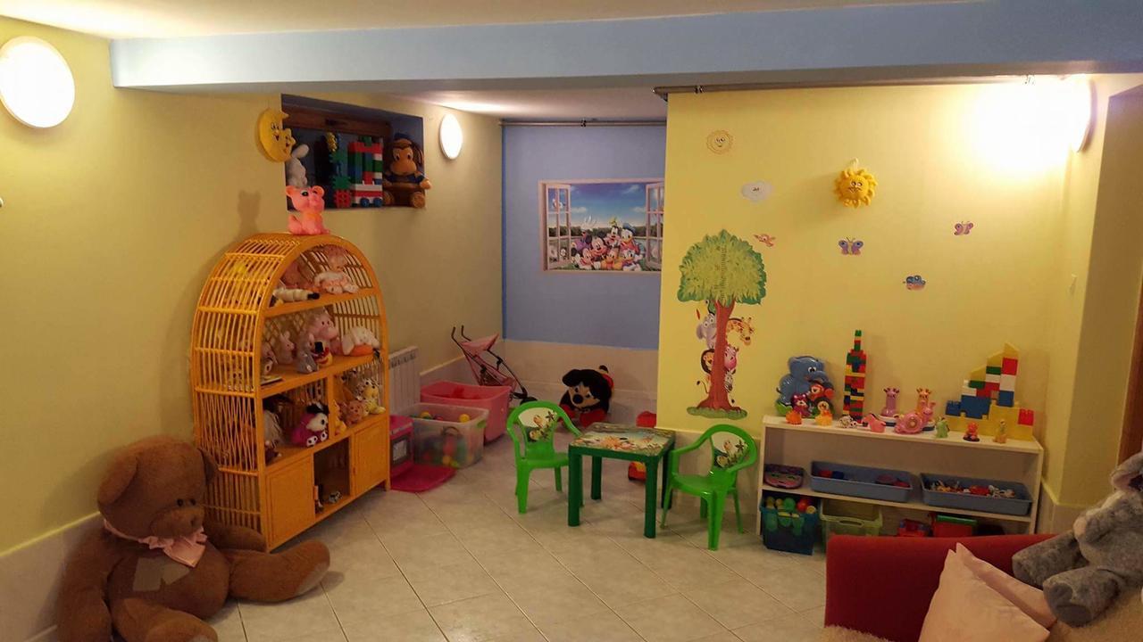 Bed & Breakfast Bialy Dworek 3*