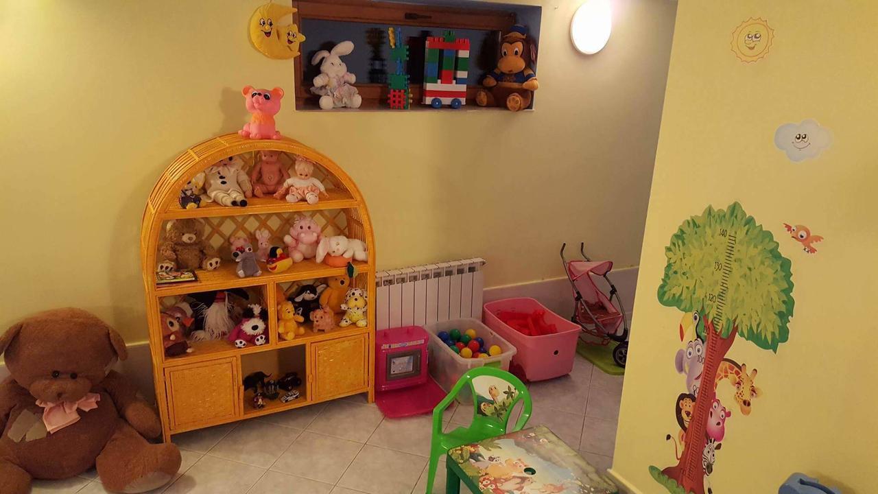 Bialy Dworek 3*