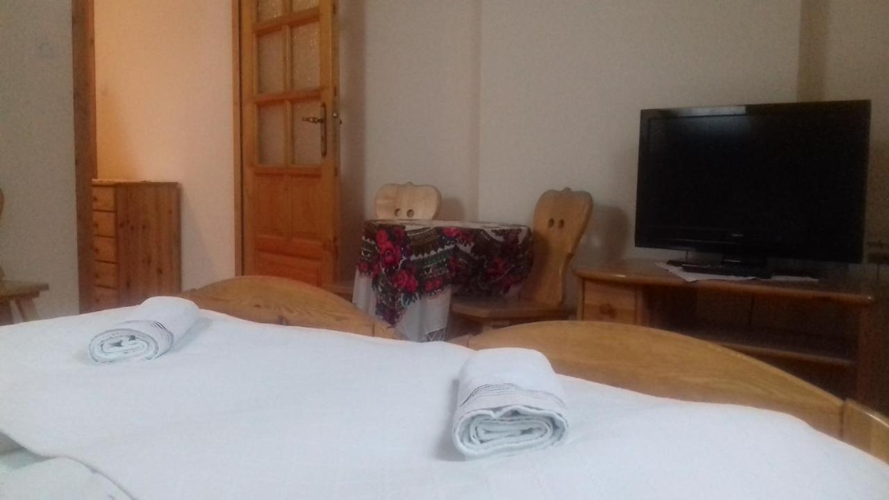 Bialy Dworek Bed & Breakfast